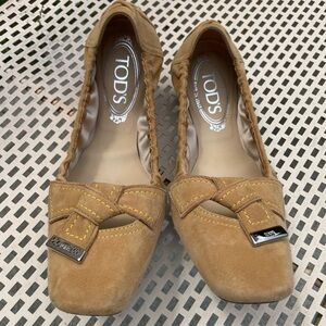 Tod’s Sz. 8 suede ballet